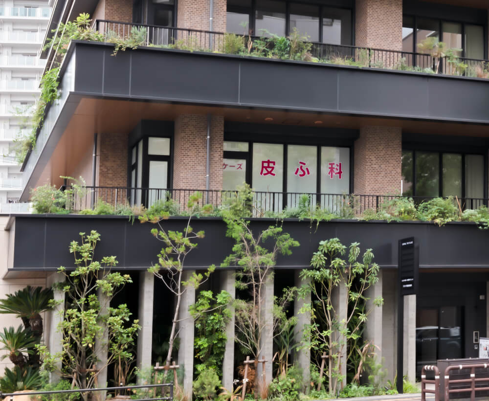 平尾交差点から見た外観写真